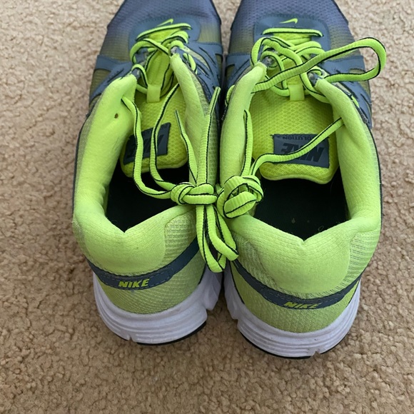 Men’s Nike Running Shoes - Picture 2 of 7